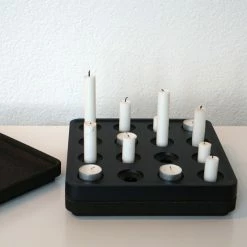 Schlussverkauf ? Born In Sweden Stumpastaken Kerzenhalter - Höhe 4 Cm - Tiefe 29,5 Cm - Länge 29,5 Cm - Black ? -Applicata-shop unnamed file 1243