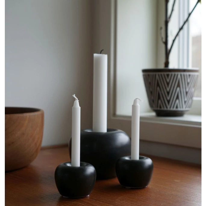 Bestes Angebot ? Born In Sweden Apple Kerzenhalter 2er Set - 2 Stück à Ø 5,5 Cm - Höhe 4 Cm - Black ? 4 Bestes Angebot ? Born In Sweden Apple Kerzenhalter 2er Set - 2 Stück à Ø 5,5 Cm - Höhe 4 Cm - Black ? – Bild 4