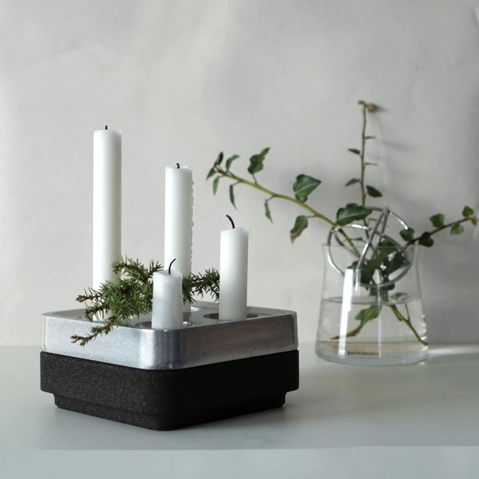 Budget ? Born In Sweden Stumpastaken Fyran Kerzenhalter - Höhe 4 Cm - Tiefe 16 Cm - Länge 16 Cm - Aluminium Poliert ? 4 Budget ? Born In Sweden Stumpastaken Fyran Kerzenhalter - Höhe 4 Cm - Tiefe 16 Cm - Länge 16 Cm - Aluminium Poliert ? – Bild 4